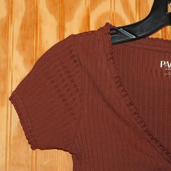 NWT PacSun Ribbed Button Front Crop Top – Size S – Brown – Cotton Blend - Picture 3 of 10